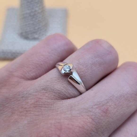 Size 7.75 Sterling Silver Unique Style Cubic Zirconia Gem Ring A4922 - Picture 5 of 9